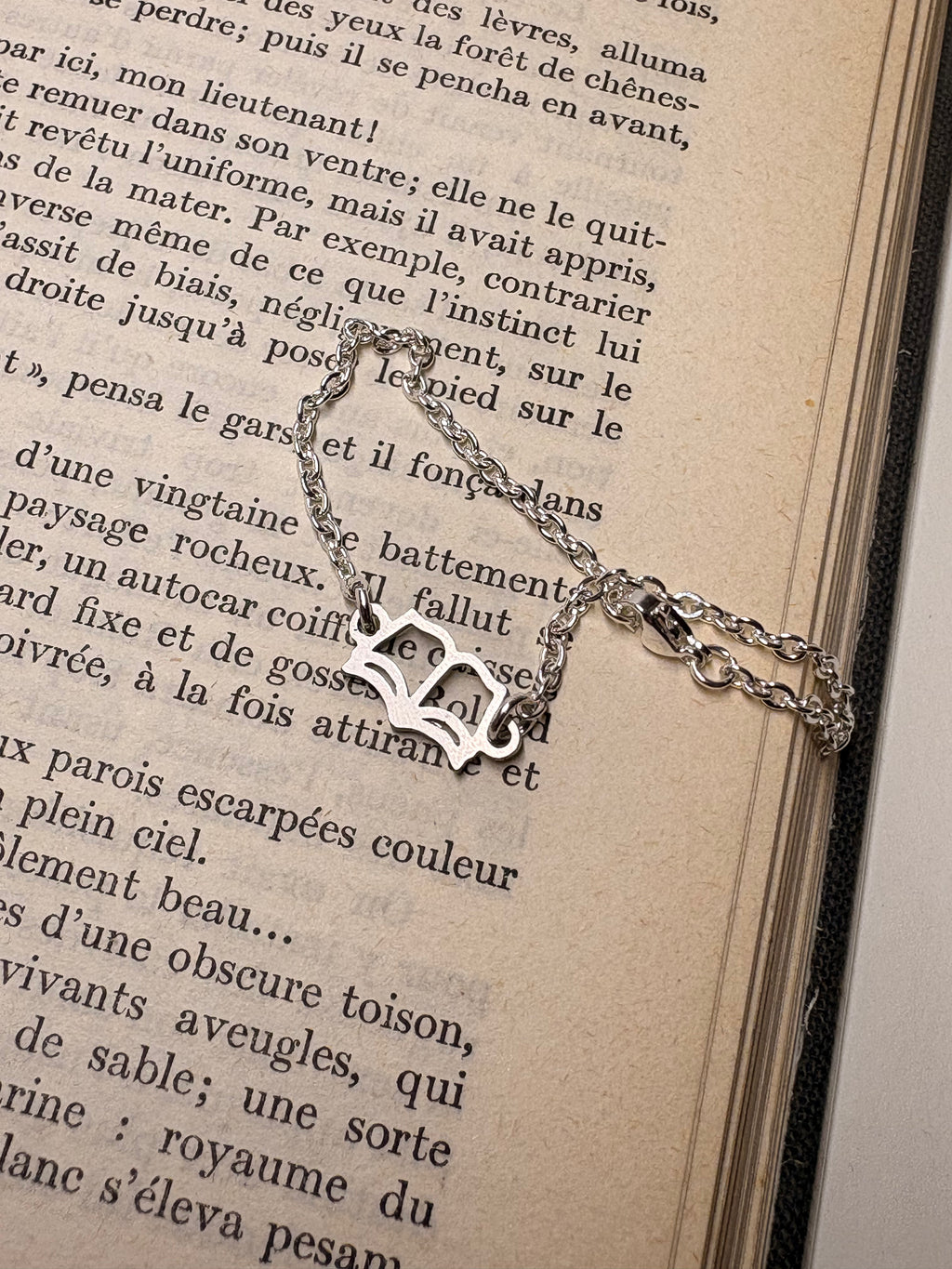 Bracelet "An open book"